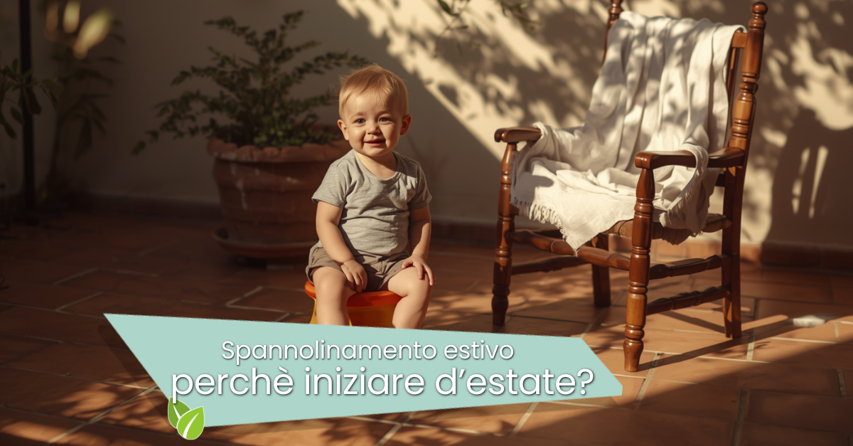 bambino seduto sul vasivo nel cortile di casa, con una sedia dietro di lui. spannolinamento
